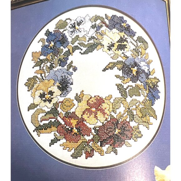 Better Homes And Gardens "The Pleasures Of Cross-Stitch" Craft Book - Picture 5 of 5